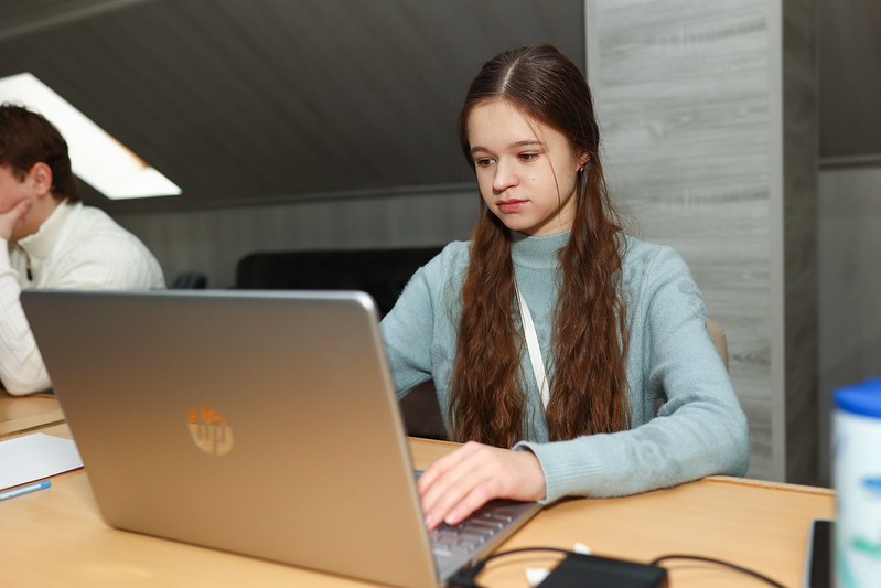 учні ДНЛІТ на конкурсі GENIUS