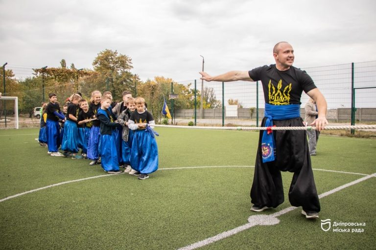 учні ДНЛІТ на грі Дніпро ГАРТ