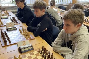 учні ДНЛІТ шаховий турнір