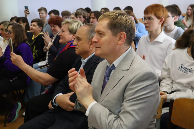 Вчителі ДНЛІТ